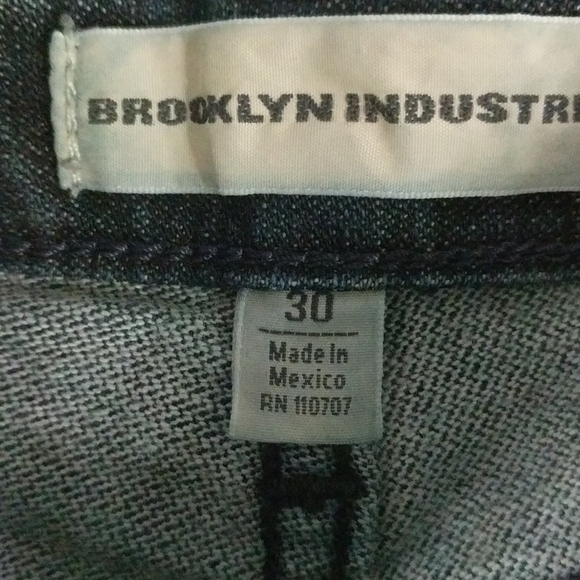Brooklyn Industries Straight Leg Dark Wash Jeans - size 30 - Picture 3 of 7